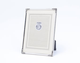 Stylish Art Deco frame, genuine silver-plated bronze, 12.5 x 17.5 cm, featuring elegant, simple rose and vine motifs; Steinlechner (26-0026)