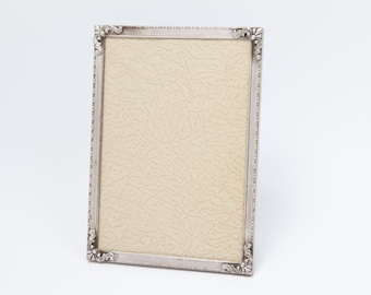 Elegant silver-finished picture frame (silver-plated bronze/brass), curved glass, 13x18 cm, Art Deco/Historism style,  (26-0037)