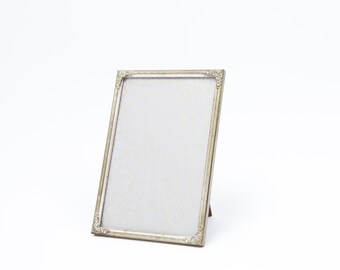 Elegant picture frame in bronze/brass with gold accents, domed glass, 11x16cm, Art Deco Historicism Minimal style, geometric (26-0025)