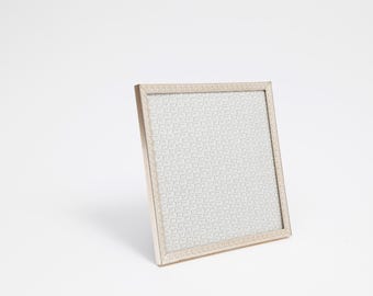 Precioso marco de época, plata, latón plateado, cristal abovedado, 12 x 12 cm con encantadores adornos, Jyden, Dinamarca