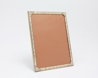 Marco de fotos antiguo, latón/bronce | Ornamentación barroca | Marco de fotos de 18 x 24 cm | Diseño danés con cristal curvado (26-0016)