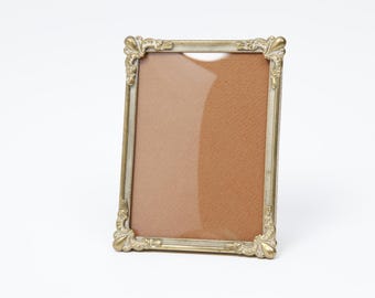 Lavish Art Deco frame, bronze, curved glass, 9x12 cm, beautiful, elegant teardrop-shaped ornaments, gold-tone vintage frame (26-0034)