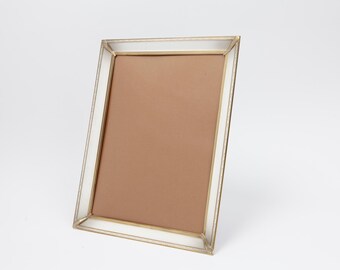 Vintage brass photo frame (18x24 cm) – elegantly decorated, solid brass with white enamel finish, wide profile, curved glass (26-0044)