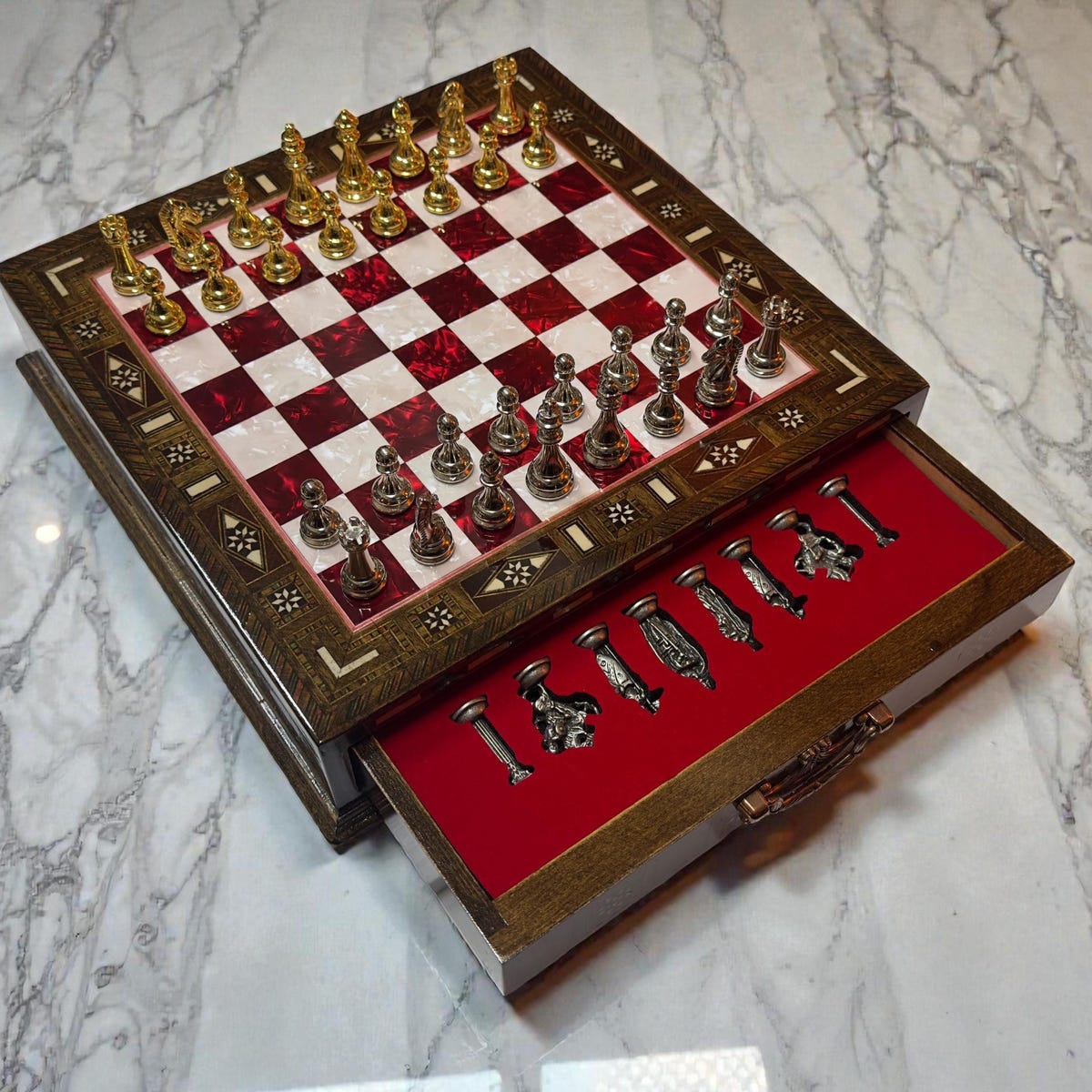 Handmade Wooden Chess Set (Red Board/British Chess Pieces)