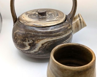 Juego de té de arcilla jaspeada: tetera y taza de cerámica artesanal de Yama Ceramics Studio
