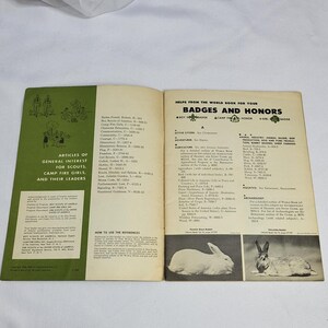 Guía de insignias y honores del Libro Mundial para Boy Scouts, Girl Scouts y Camp Fire Girls 1954 imagen 2