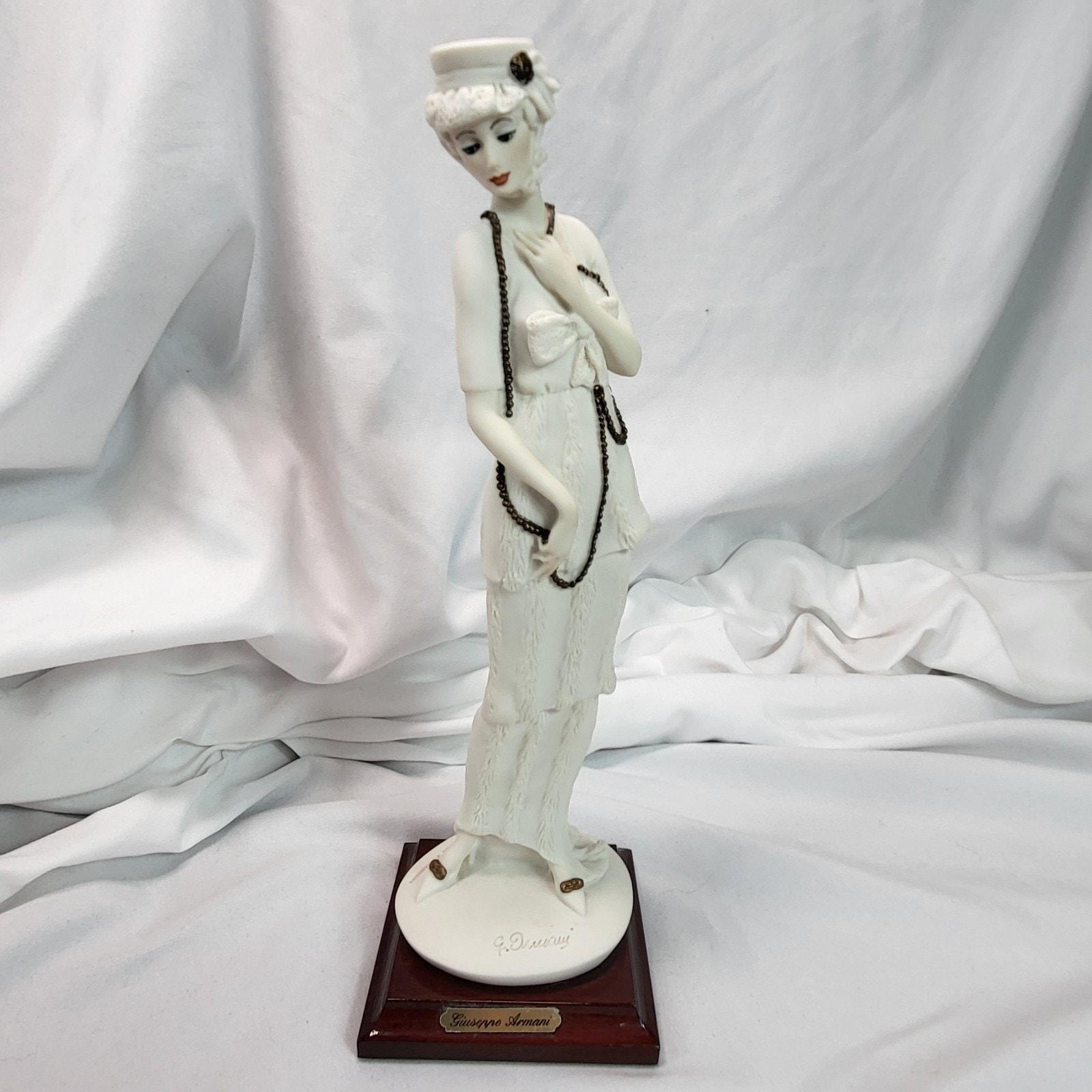 Giuseppe Armani 1987 Florence Figurine Woman in White Dress Hat