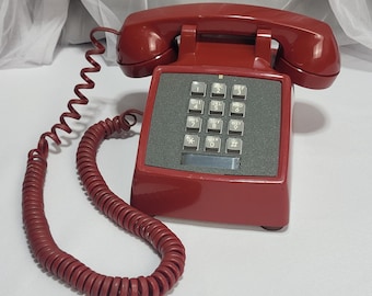 Rotes Druckknopf-Notizton-Telefon Western Electric Bell System 2500DM Ungetestet VTG