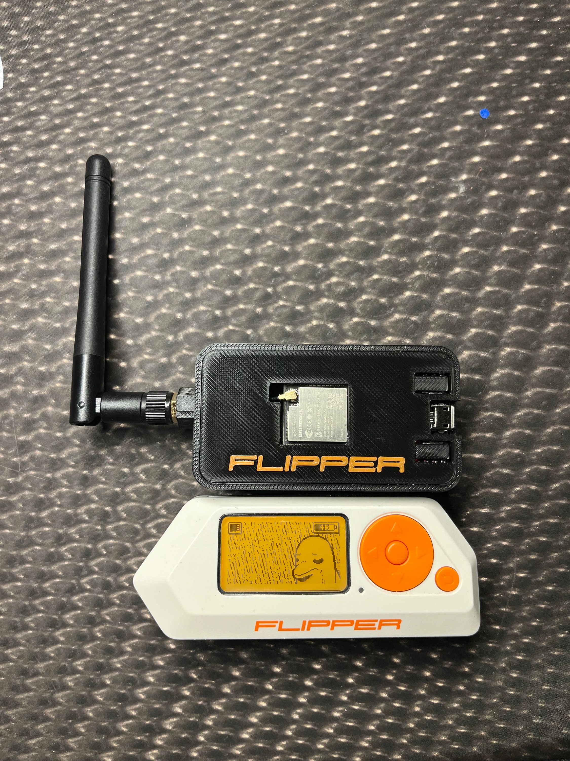 Flipper Zero Wifi Board mit externer Wifi Antenne und Geflasht / 3D