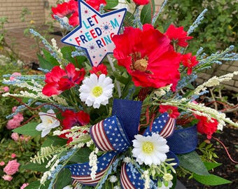 Patriotic Americana milk can red white blue arrangement, Farmhouse patriotic table decor, Military, Veterans gift, patriotic table decor