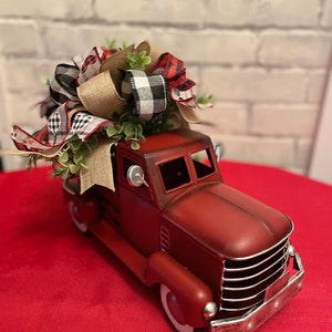 Red Truck Farmhouse Buffalo Check Centerpiece, Farmhouse Red Truck ...
