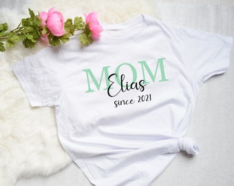 Personalisierter MOM T-Shirt Mama Shirt Kurzarm Mutterschaft Tshirt Muttertag Geschenk Mama Outfit Überraschung Mutter Top Baby Name Outfit