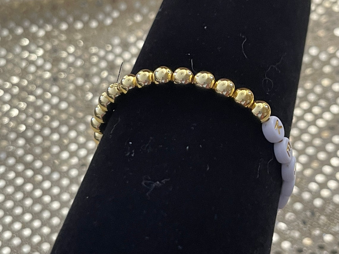 14k Gold Filled Beaded Bracelet. 8mm 14k Gold Filled Beads. 6mm Gold