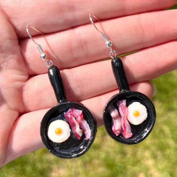 Polymer clay bacon and egg skillet earrings, pan fry earrings, breakfast earrings, cute food earrings, realistic foods