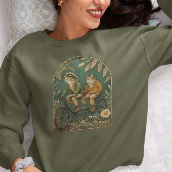 Frog and Toad Sweatshirt, Cottagecore Shirt, Classic Book Lover Gift, Vintage book lover Sweatshirt, love frog sweatshirt