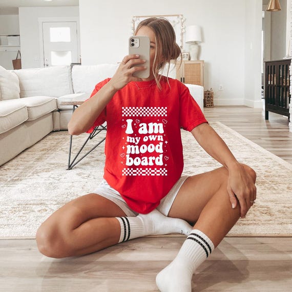 I Am My Own Mood Board T-Shirt, Aesthetic Checkerboard Graphic Tee, Creative Self-Expression Fashion Shirt
