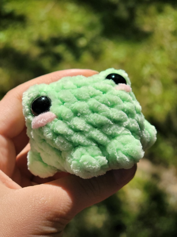 Crochet Frog Plushie, Adorable Mini Frog Buddy