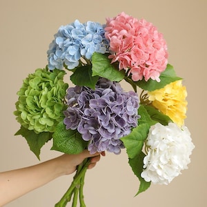 Realistic Faux Hydrangea Stem: High-End Floral Wedding Decor