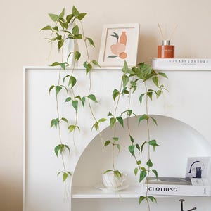 Faux Clematis Vine Garland: Realistic Artificial Greenery for Wedding Decor