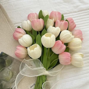 Real Touch Artificial Tulip Stem: Modern Home Decor, Wedding Bouquet