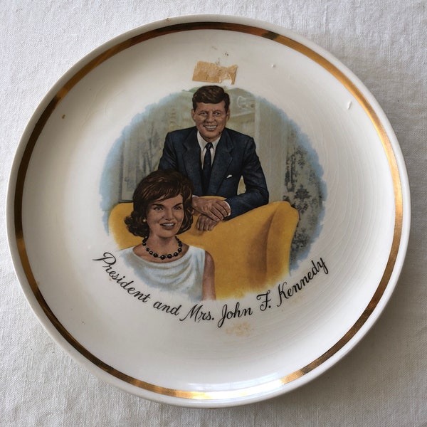Vintage President John F. Kennedy Jackie Decorative 9" Plate + Brass Hanger 60s