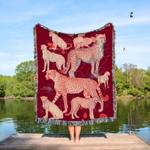Cheetah Woven Throw & Blanket, Modern Animal Art Throw for Couch Bed, Statement Wildlife Home Decor, Unique Gift, Cheetah Art Tapestry