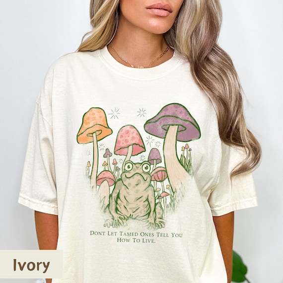 Mushroom and Frog Shirt, Goblincore shirt, Frog Lover Shirt, Trippy Shirt, Mushroom Cottagecore Shirt, Forestcore Comfort Colors® Unisex