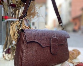 Bolso baguette de piel marrón hecho a mano: bolso bandolera ajustable