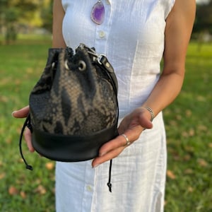 Handgefertigte Schlangenleder Beuteltasche - Mini Kordelzug Crossbody
