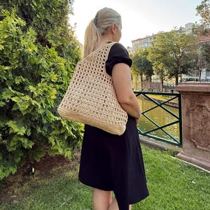 Handmade Crochet Raffia Tote Bag: Lightweight Straw Shoulder Bag
