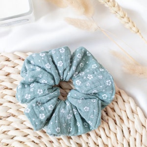 Handmade Chouchou / Scrunchie image 3