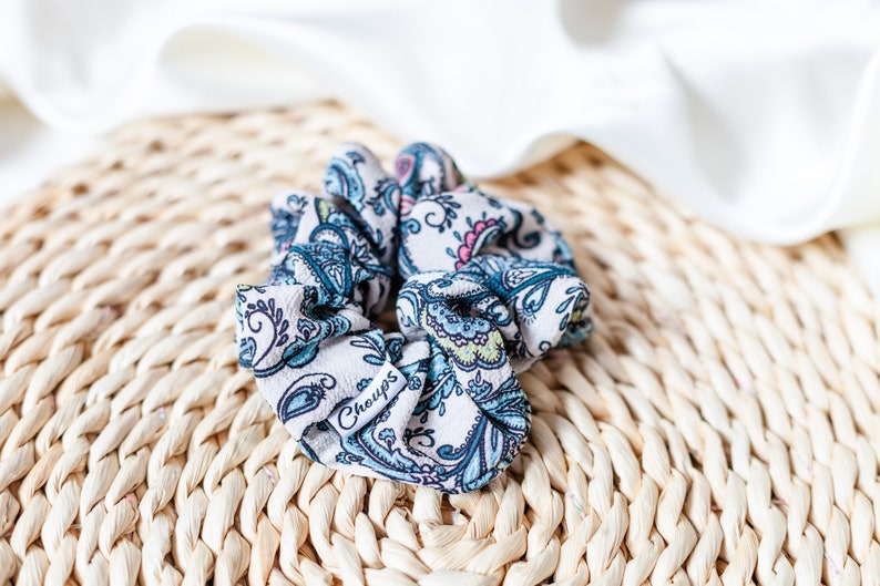 Handmade Chouchou / Scrunchie image 4