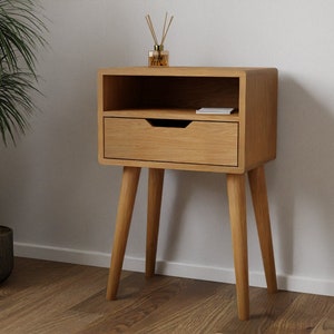 Solid oak bedside table with one drawer and one compartment | ANEO