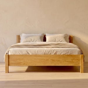 Estructura de cama SOVA | Cama de madera maciza de roble, aceitada | Cama con cabecero