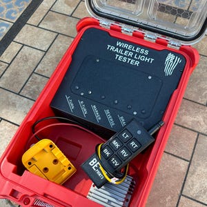 Wireless Trailer Light Tester For DeWalt 20V Battery, 7 Pin Trailer Light Tester, Milwaukee PACKOUT Container
