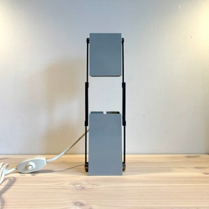 LamPetit de Louis Poulsen, 1966 / Diseñado por Bent Gantzel-Boysen / Lámpara de mesa y lámpara de pared LamPetit / Diseño moderno danés