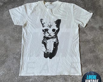 Camiseta de gato Y2K, gráfico minimalista de gato en semitono, camiseta adorable de gatito, camiseta con meme de gato divertido, top de moda de Pinterest, regalo estético para amantes de los gatos.