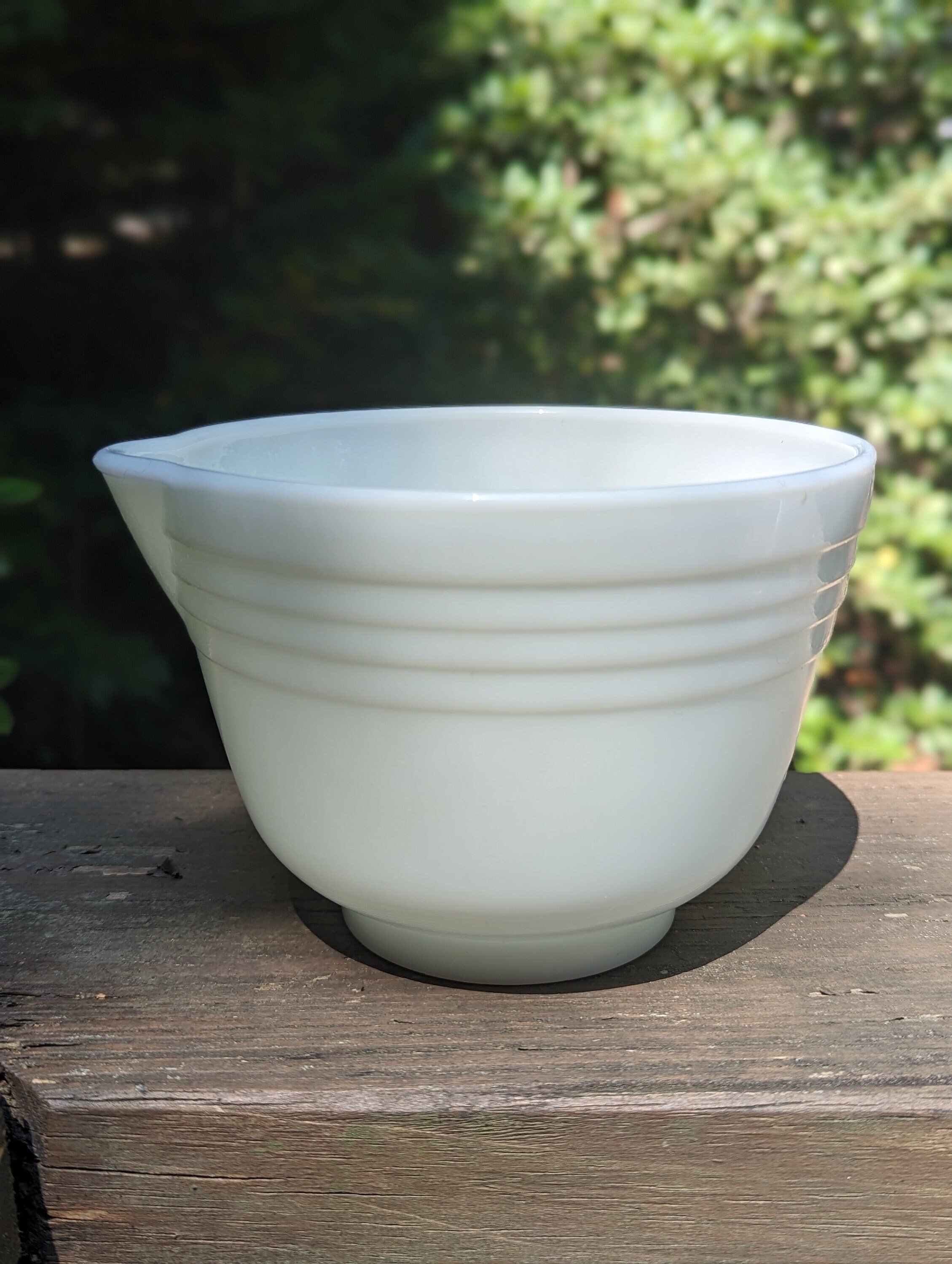 Vintage Pyrex White Glass Hamilton Beach Small Mixing Bowl w Pour Spout 6  1/4