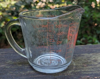 Oven Basics Anchor Hocking 2 cup measuring cup with wear and tear from prior use