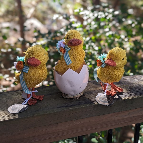 Fao Schwarz Paper Mache Easter Chicks / Spring Ducklings Set of 3 with their egg with wear from prior use