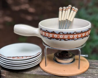 Vintage Landert Swiss Fondue Pot: Cream Beige Speckled Stoneware