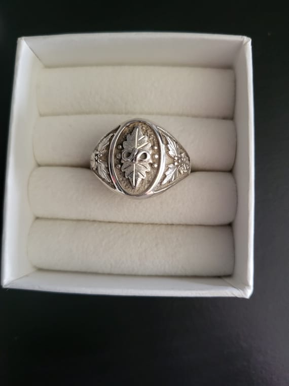 Sterling silver MW Co size 13.5