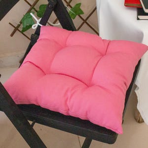 Handgefertigtes Stuhlkissen aus Leinen mit Bindebändern - Pink Esszimmer & Küche
