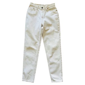 Vintage 1990s Womens 17512 High Waist Mom Fit White Levi’s Jeans Size 11 30x31 Red Tab Relaxed Fit Tapered Leg