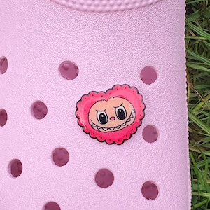 Labubu Doll Heart Clog Charm – Cute Shoe Accessory for Crocs, Kawaii Labubu Shoe Charm, Cartoon Clog Decoration, Gift for Charm Collectors