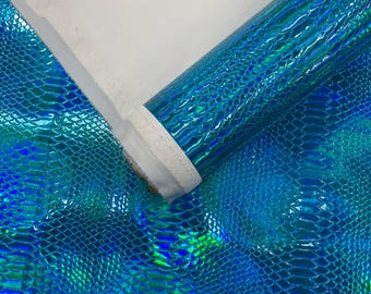 Tessuto in PVC/vinile effetto serpente goffrato olografico turchese Viper Applicazioni per accessori artigianali per tappezzeria Serpente iridescente.