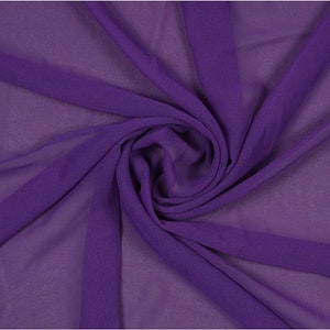 Púrpura: 100 % poliéster, suave, ligero, transparente, tela de gasa transparente. 58/60" de ancho, vendido por el