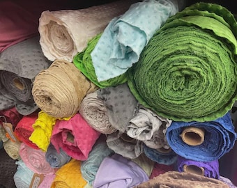 100% Polyester Minky Dimple Dot Weicher Stoff SEW Craft. 155 cm breit Verkauft als Meterware.
