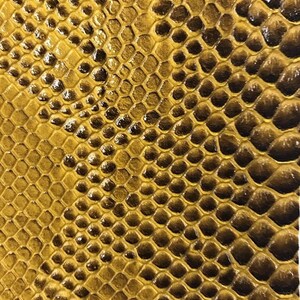Marron doré, tapisserie d'ameublement en faux cuir de serpent, tissu en vinyle PVC en similicuir Viper Snake Skin 3D par mètre, 53/54" de large.