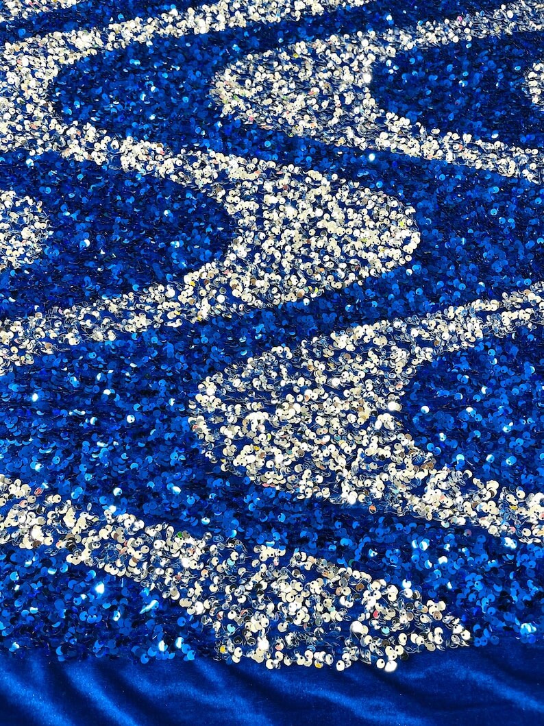 Shiny 5mm Sequin On A 2 Way Stretch Velvet (1 Yard, Turquoise/Black)